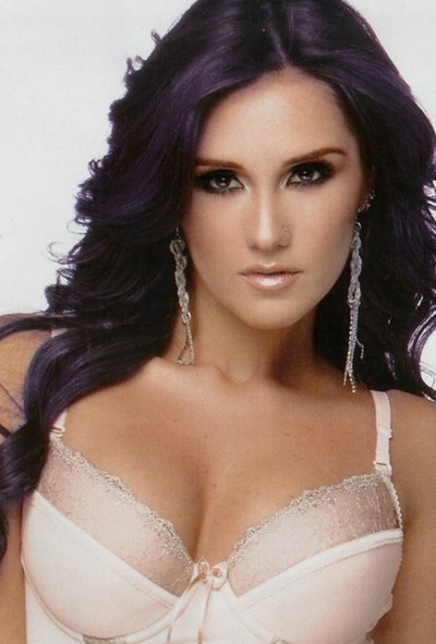 Dulce Maria a postat pe net inca doua demo: "Nu suntem perfecti, suntem autentici!" VIDEO!