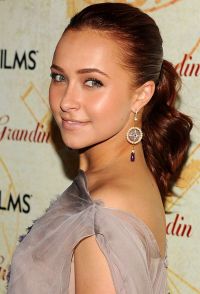 Hayden Panettiere: „M-am vopsit roscata ca sa scap de eticheta de blonda draguta si naiva”!