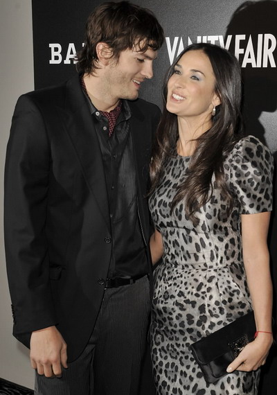 Ashton Kutcher o iubeste pe Demi Moore si cand o uraste!
