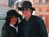 Lisa Marie Presley comunica printr-un medium cu spiritul lui Michael Jackson!