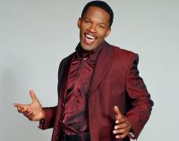 Jamie Foxx aduce muzica in scolile din SUA