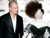 Celebritatile comenteaza pe Twitter moartea lui Alexander McQueen FOTO!