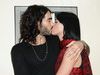 Katy Perry se straduieste sa fie cat mai buna la pat, ca sa le depaseasca pe fostele iubite ale lui Russel Brand!