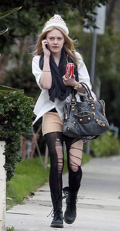 Uite cum s-a imbracat Dakota Fanning de ziua ei!