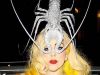 Lady GaGa a aparut din nou cu un accesoriu ciudat: un homar pretios!