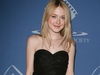 Ghici ale cui sunt picioarele! UPDATE! Nu ati ghicit! Este Dakota Fanning!
