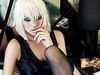Kate Moss i-a transmis lui Jude Law sa n-o aduca pe Sienna Miller la petrecerea ei de Paste!