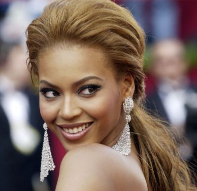 Beyonce a deschis un salon de infrumusetare pentru a ajuta tinerele dependente de droguri din Brooklyn!
