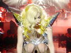 Lady GaGa are nevoie de vacanta! Era cat pe ce sa lesine din cauza epuizarii in timpul unui concert! VIDEO