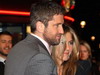 Jennifer Aniston l-a acaparat pe Gerard Butler la premiera filmului „The Bounty Hunter”! FOTO