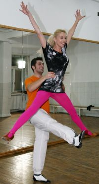 Cu trei zile inainte de a incepe competitia visurilor, vedetele noului sezon “Dansez pentru tine” fac repetitii istovitoare! FOTO