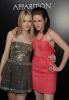 Dakota Fanning si Kristen Stewart la premiera filmului 