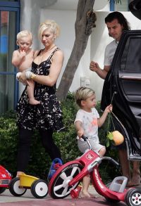 Cine nu si-ar dori o mama ca Gwen Stefani? FOTO!