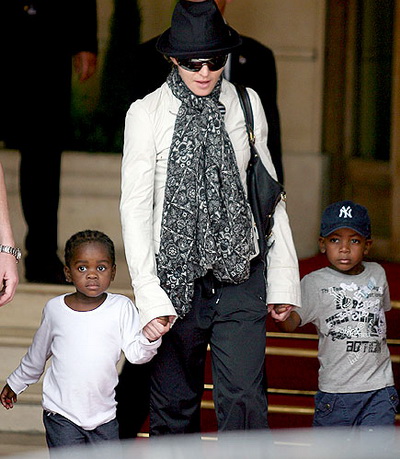 Madonna planuieste o noua intalnire cu familiile copiilor sai adoptati FOTO!