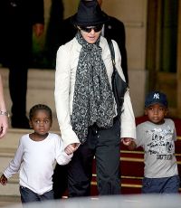 Madonna planuieste o noua intalnire cu familiile copiilor sai adoptati FOTO!