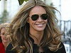 Elle Macpherson, pasionata de jeansii excentrici FOTO!