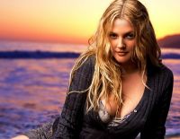Drew Barrymore nu suporta sa fie comparata cu Paris Hilton sau Kim Kardashian!