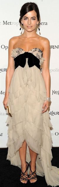 Iti place rochia purtata de Camilla Belle la Metropolitan Opera din New York? GALERIE FOTO