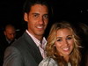 Erick Elias si-a cerut iubita de sotie pe aeroportul din New York!