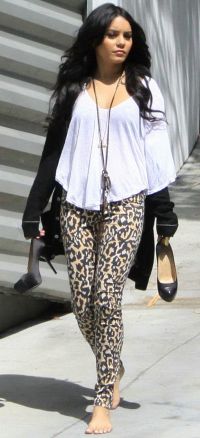 Vanessa Hudgens: desculta prin Los Angeles! FOTO!