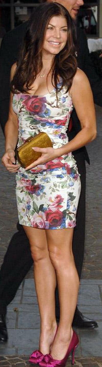 Iti place cum arata Fergie in rochia Dolce&Gabbana? FOTO