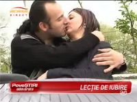 O tanara ramasa fara ambele picioare si o mana isi traieste intens iubirea! Sa o ajutam sa-si cumpere proteze, de la inima la inima!VIDEO