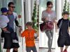 David si Victoria Beckham, cu copiii la plimbare! GALERIE FOTO