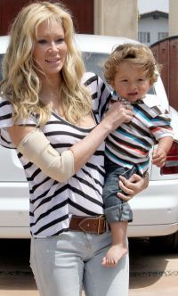 Jenna Jameson vrea sa se impace cu tatal copiilor ei, desi acesta a batut-o! GALERIE FOTO