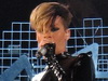 Rihanna si-a inceput turneul in Anglia intr-un costum extrem de decoltat  - GALERIE FOTO si VIDEO