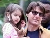 Suri se ocupa de tinuta vestimentara a lui Tom Cruise - GALERIE FOTO