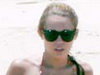 Miley Cyrus la plaja impreuna cu tatal ei - GALERIE FOTO