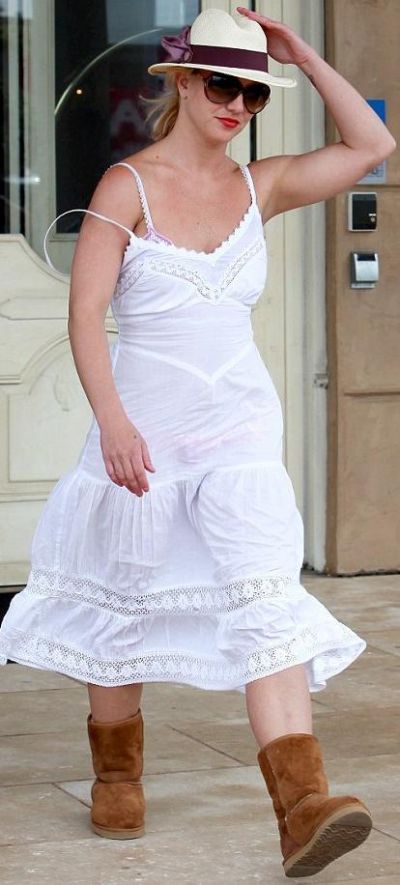 Britney Spears a bifat inca o tinuta la capitolul Fashion Disaster!