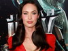 Megan Fox, sexy „Lady in Red” la premiera filmului „Jonas Hex” - FOTO