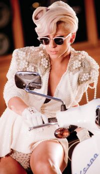  Lady GaGa: Un copil mi-ar distruge cariera!
