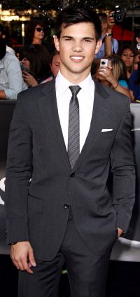 Taylor Lautner: Celebritatea nu mi-a adus extra-rasfat din partea parintilor!