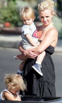 Britney Spears, acuzata ca si-ar fi agresat copiii