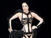 Dita Von Teese a facut striptease pe podium pentru Jean Paul Gaultier - FOTO
