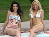 Sara si Vintila si-au tras asistente super sexy!  FOTO&VIDEO