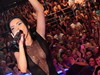 Inna, interzisa minorilor: si-a aratat sanii si fundul pe scena!