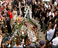 Vezi imagini de la slujba de inmormantare a Madalinei Manole - FOTO&VIDEO
