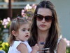 Alessandra Ambrosio, in vacanta in Malibu cu familia - GALERIE FOTO