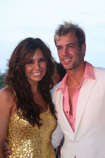 William Levy a cerut-o in casatorie pe Elizabeth Gutierrez