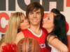 Zac Efron si-a facut de cap intr-un club de striptease