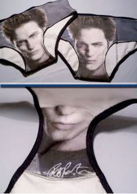 Ai purta chiloti cu chipul lui Robert Pattinson?