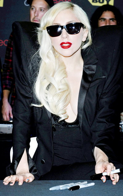 Luc Carl si-a parasit iubita pentru a fi impreuna cu Lady GaGa