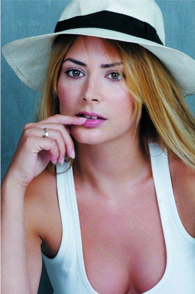 Cristina Cepraga – sotia unui mafiot italian in “Mostenirea”, la ProTV