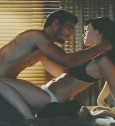 Katy Perry are parte de momente pasionale in videoclipul piesei „Teenage Dream” – VIDEO