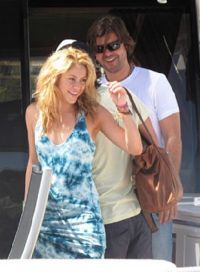 Shakira si iubitul ei isi petrec vacanta in Ibiza