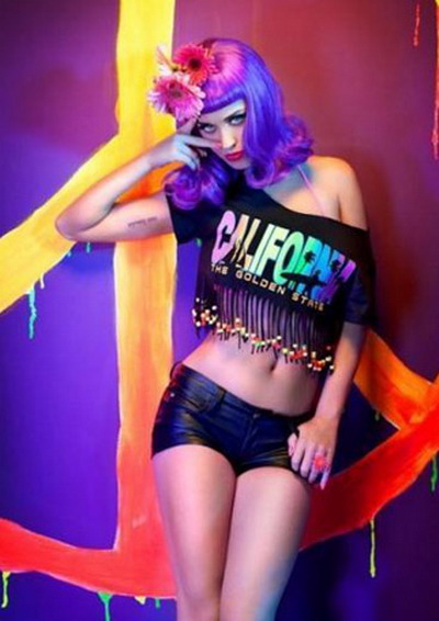 Katy Perry e o hoata. Ii place sa fure de prin hoteluri!