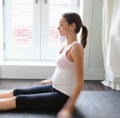Miranda Kerr: primele imagini cu burtica de gravida 